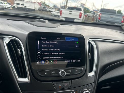 Used 2024 Chevrolet Malibu LT image 32