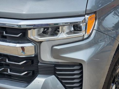 Used 2025 Chevrolet Silverado 1500 LT RWD image 9