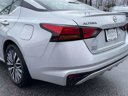 Used 2024 Nissan Altima 2.5 SV image 12