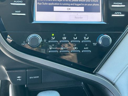 Used 2019 Toyota Camry LE w/ Carpet Mat Package FWD image 22