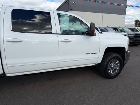 Used 2016 Chevrolet Silverado 3500 LT image 11