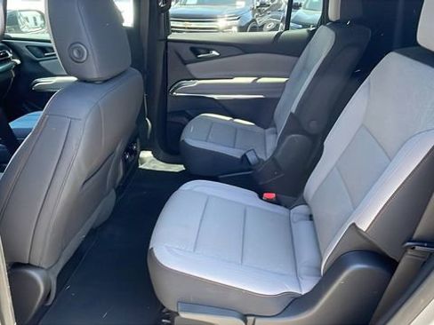 Used 2025 Chevrolet Traverse LT AWD/4WD image 12