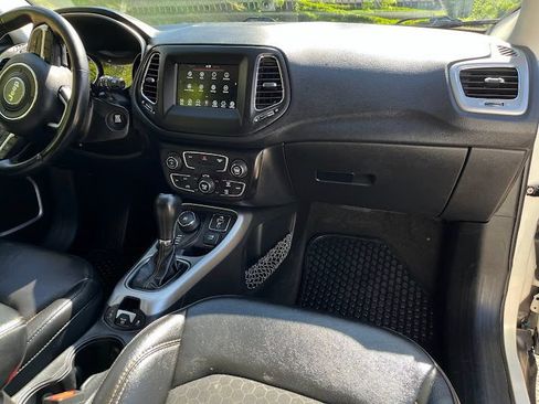 Used 2019 Jeep Compass Latitude w/ Popular Equipment Group AWD/4WD image 40