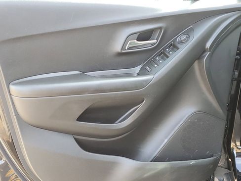 Certified 2022 Chevrolet Trax LT w/ Driver Confidence Package image 25