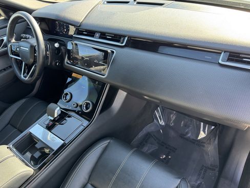 Used 2023 Land Rover Range Rover Velar R-Dynamic S image 7