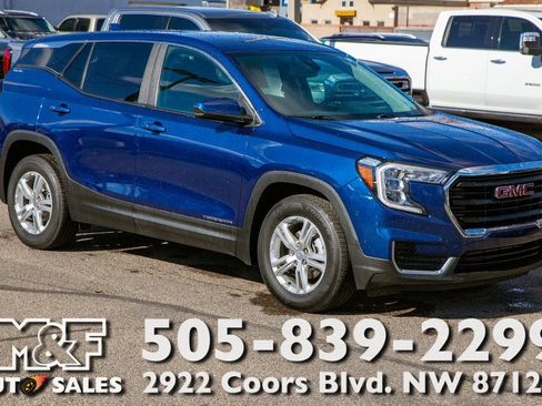 Used 2022 GMC Terrain SLE w/ LPO, Cargo Package image 1