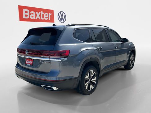 Used 2024 Volkswagen Atlas SE AWD/4WD image 15
