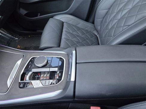 Used 2025 BMW X5 sDrive40i image 23