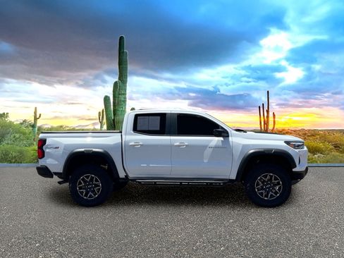 Used 2024 Chevrolet Colorado ZR2 w/ Technology Package AWD/4WD image 6