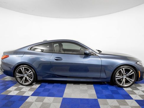 Used 2023 BMW 430i Coupe w/ Premium Package image 4