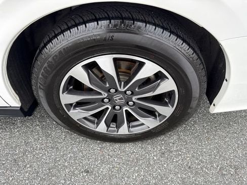 Used 2024 Honda Odyssey EX-L image 24