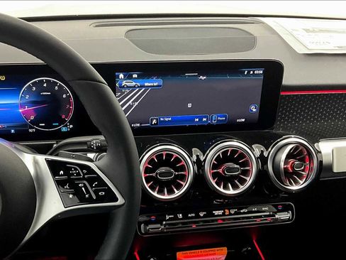 New 2025 Mercedes-Benz GLB 250 GLB 250 image 6