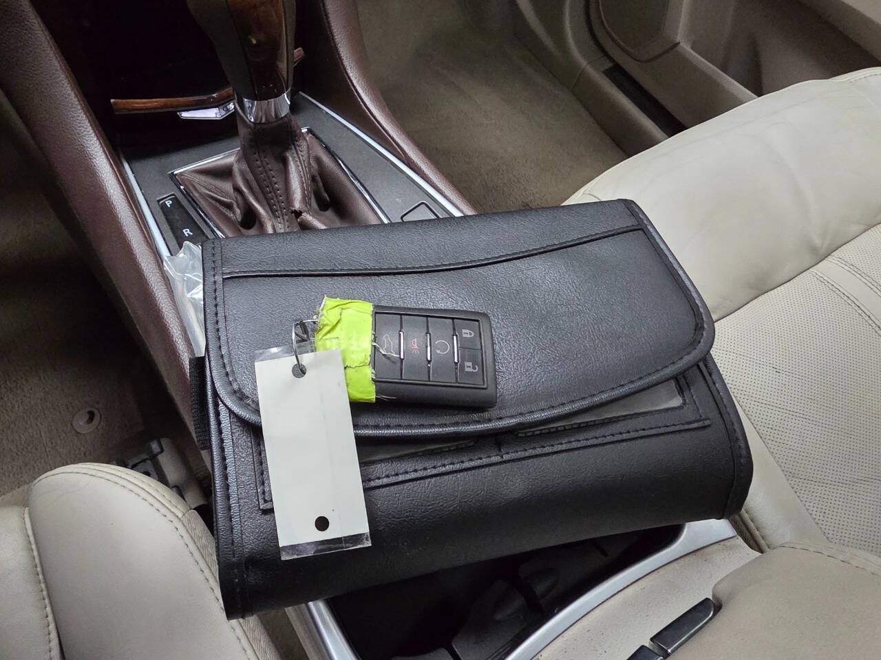Used 2011 Cadillac SRX Premium FWD image 24