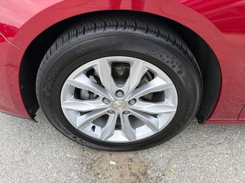 Used 2019 Chevrolet Malibu LT w/ LPO, Convenience Package 2 FWD image 9