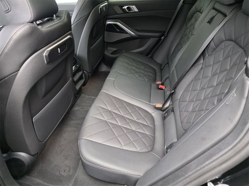 Used 2024 BMW X6 xDrive40i w/ Premium Package image 14