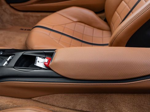 Used 2022 Ferrari 812 GTS RWD image 46