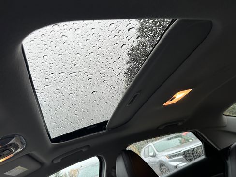 Used 2023 Hyundai Elantra Limited image 23