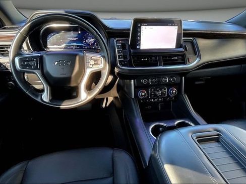 Used 2023 Chevrolet Suburban Z71 AWD/4WD image 9