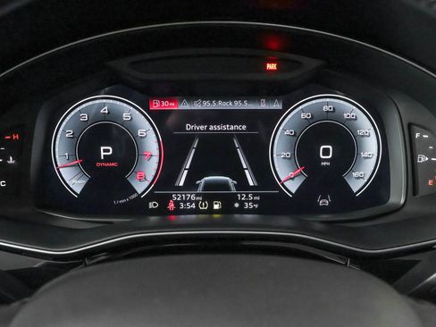 Used 2022 Audi Q8 Premium Plus w/ Premium Plus Package image 32