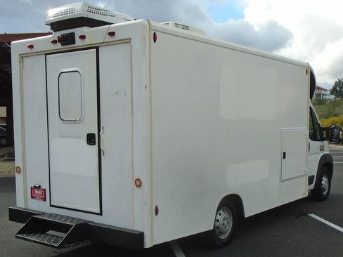 Used 2018 RAM ProMaster 3500 w/ Premium Appearance Group image 5