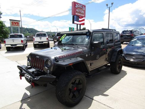 Used 2016 Jeep Wrangler Unlimited Rubicon AWD/4WD image 1