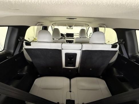 Used 2025 Mitsubishi Outlander SE AWD/4WD image 31