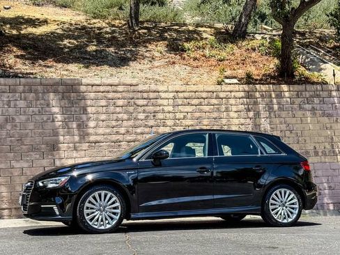 Used 2018 Audi A3 e-tron Premium FWD image 15
