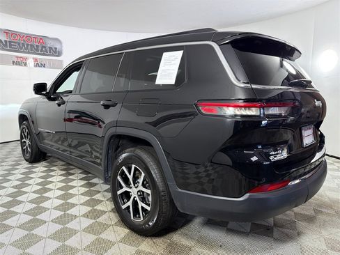 Used 2024 Jeep Grand Cherokee L Limited w/ Luxury Tech Group II image 7