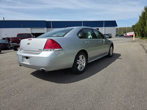 Used 2015 Chevrolet Impala LT w/ LT Sunroof Package FWD image 4