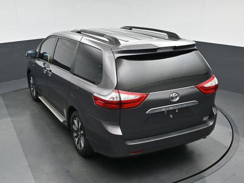 Used 2018 Toyota Sienna Limited image 71