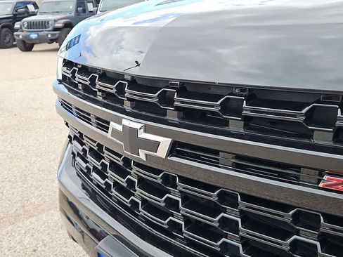 Used 2023 Chevrolet Suburban Z71 AWD/4WD image 13