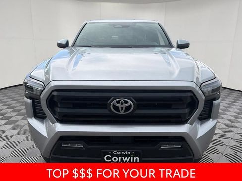 Used 2025 Toyota Tacoma SR5 AWD/4WD image 2