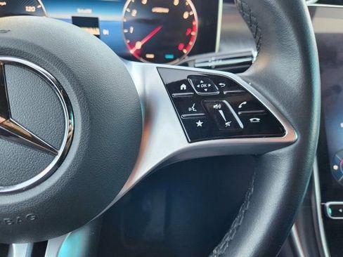 Used 2024 Mercedes-Benz GLC 300 4MATIC image 30