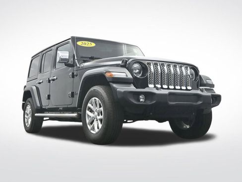 Used 2023 Jeep Wrangler Unlimited Sport AWD/4WD image 34