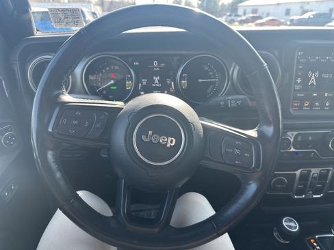 Used 2023 Jeep Wrangler Unlimited w/ Cold Weather Group image 9