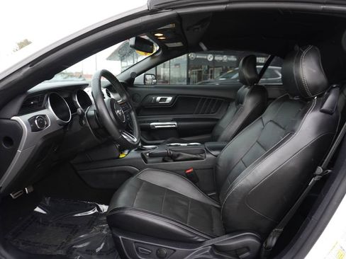 Used 2020 Ford Mustang Premium image 24