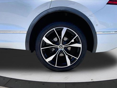 Used 2023 Volkswagen Tiguan SEL R-Line AWD/4WD image 35