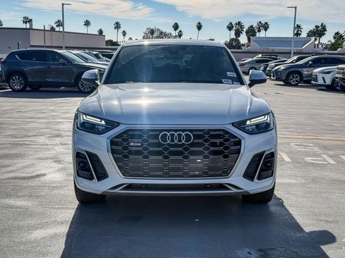 Used 2022 Audi SQ5 Premium w/ Convenience Package image 2