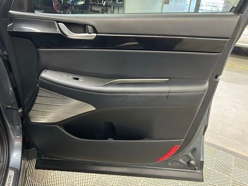 Used 2021 Hyundai Palisade Limited FWD image 14