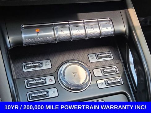 Used 2025 Lincoln Nautilus Premier AWD/4WD image 27