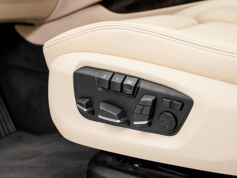 Used 2018 BMW X5 xDrive40e image 11