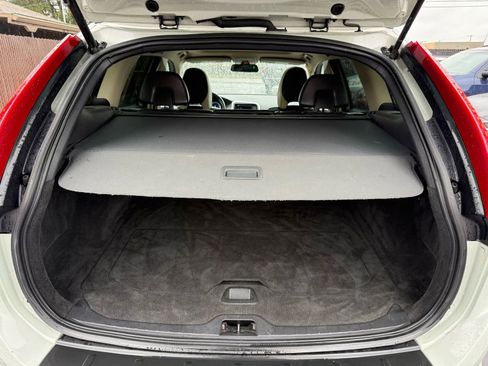 Used 2011 Volvo XC60 T6 R-Design w/ Convenience Pkg image 13