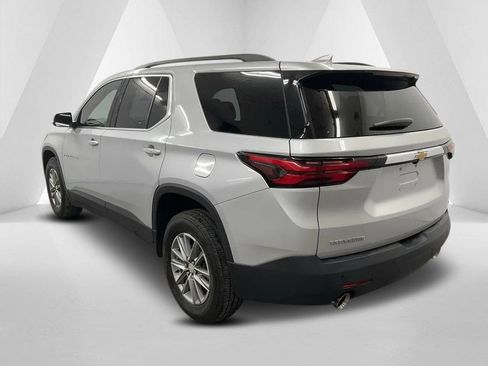Used 2022 Chevrolet Traverse LT image 5