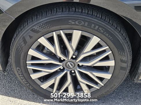 Used 2025 Nissan Altima 2.5 SV FWD image 16