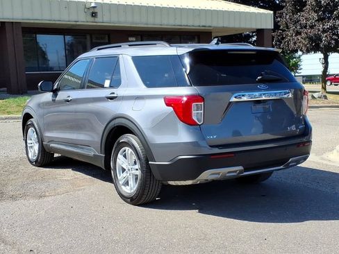 Used 2022 Ford Explorer XLT w/ Equipment Group 202A AWD/4WD image 3