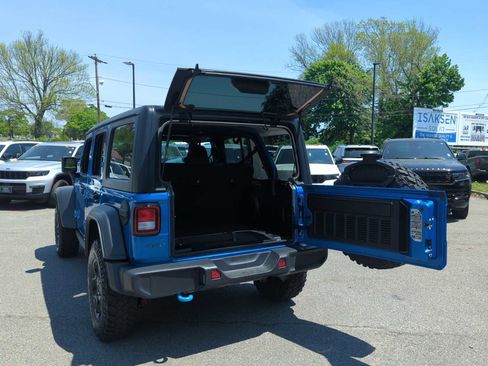 Used 2023 Jeep Wrangler Unlimited w/ Cold Weather Group AWD/4WD image 33