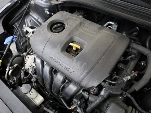 Used 2023 Kia Forte LXS image 9