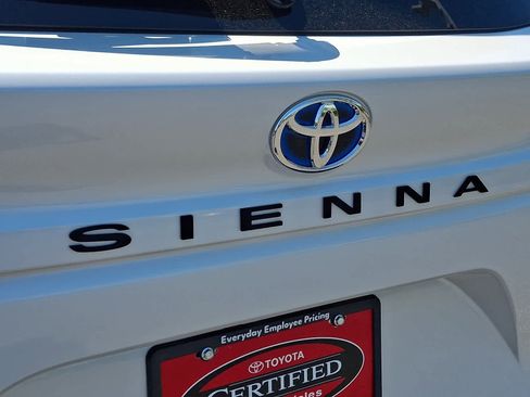 Used 2025 Toyota Sienna XLE w/ XLE Plus Package AWD/4WD image 34