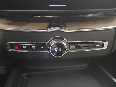 Used 2026 Volvo XC60 B5 Plus w/ Climate Package AWD/4WD image 14