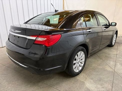 Used 2013 Chrysler 200 Limited FWD image 6